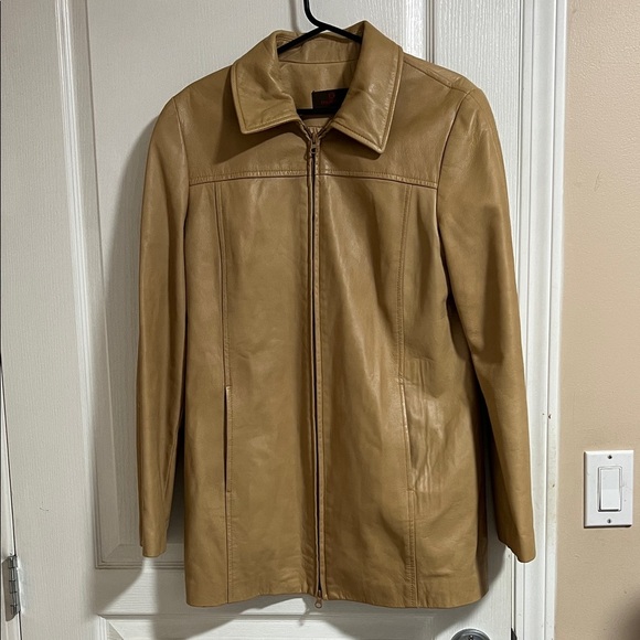 Danier Jackets & Blazers - Gorgeous Danier Tan Leather Jacket
